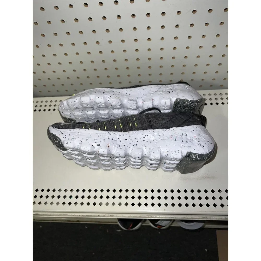 Nike Space Hippie 04 Black Volt Mens Athletic Shoes Size 10.5 CZ6398-010 - Picture 6 of 9